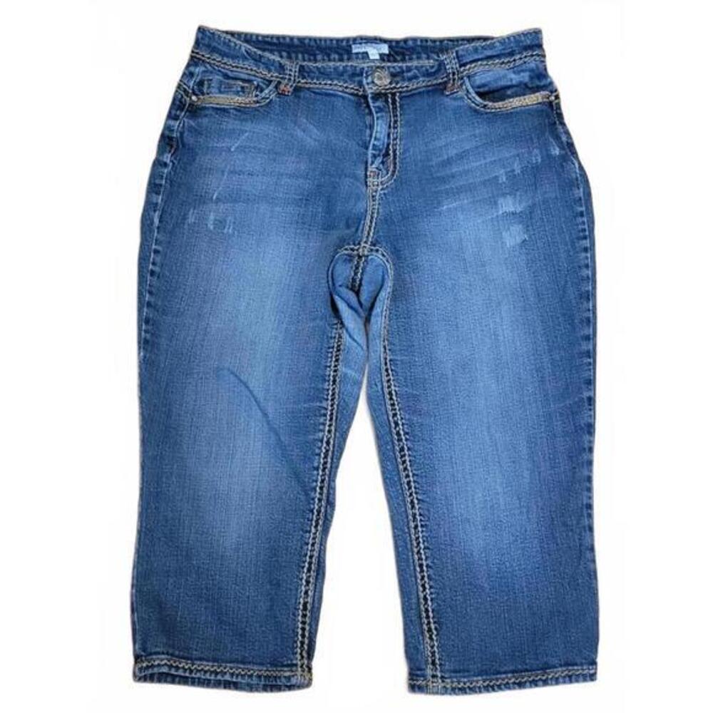Fashion Bug Women Medium Wash Embroidered Capri Jeans Blue Size 16 Cropped Denim